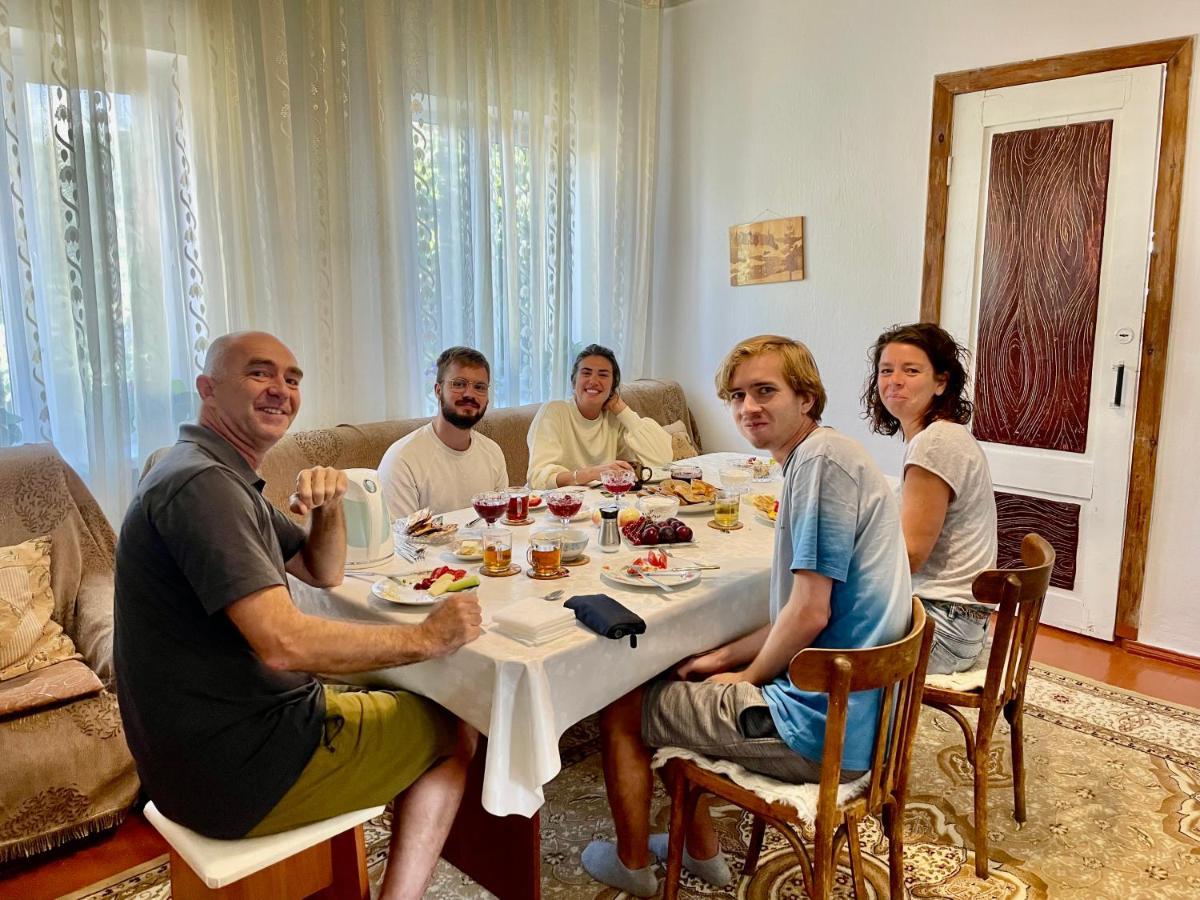 Gulnara Guest House 巴雷克奇 外观 照片
