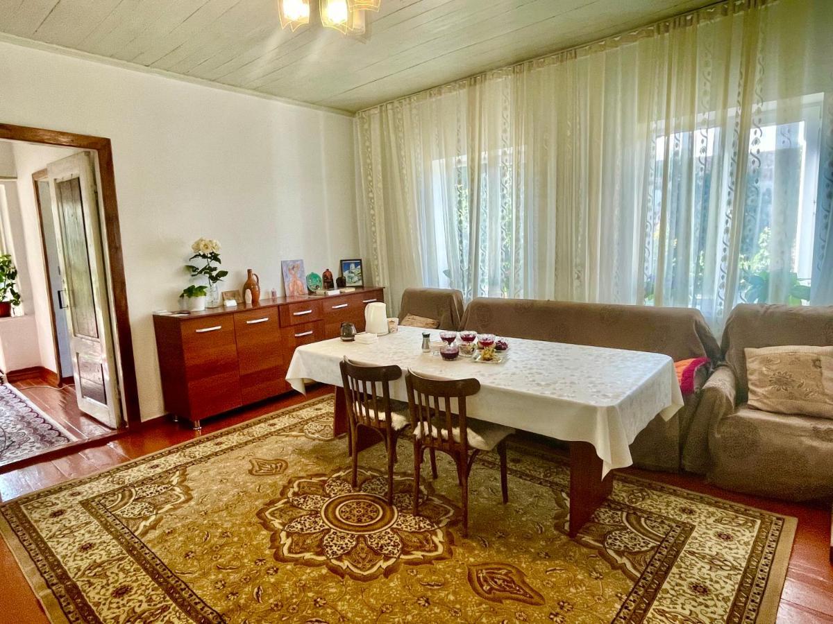 Gulnara Guest House 巴雷克奇 外观 照片