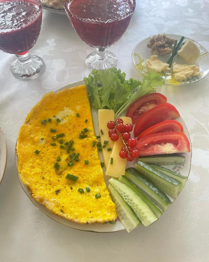 Gulnara Guest House 巴雷克奇 外观 照片