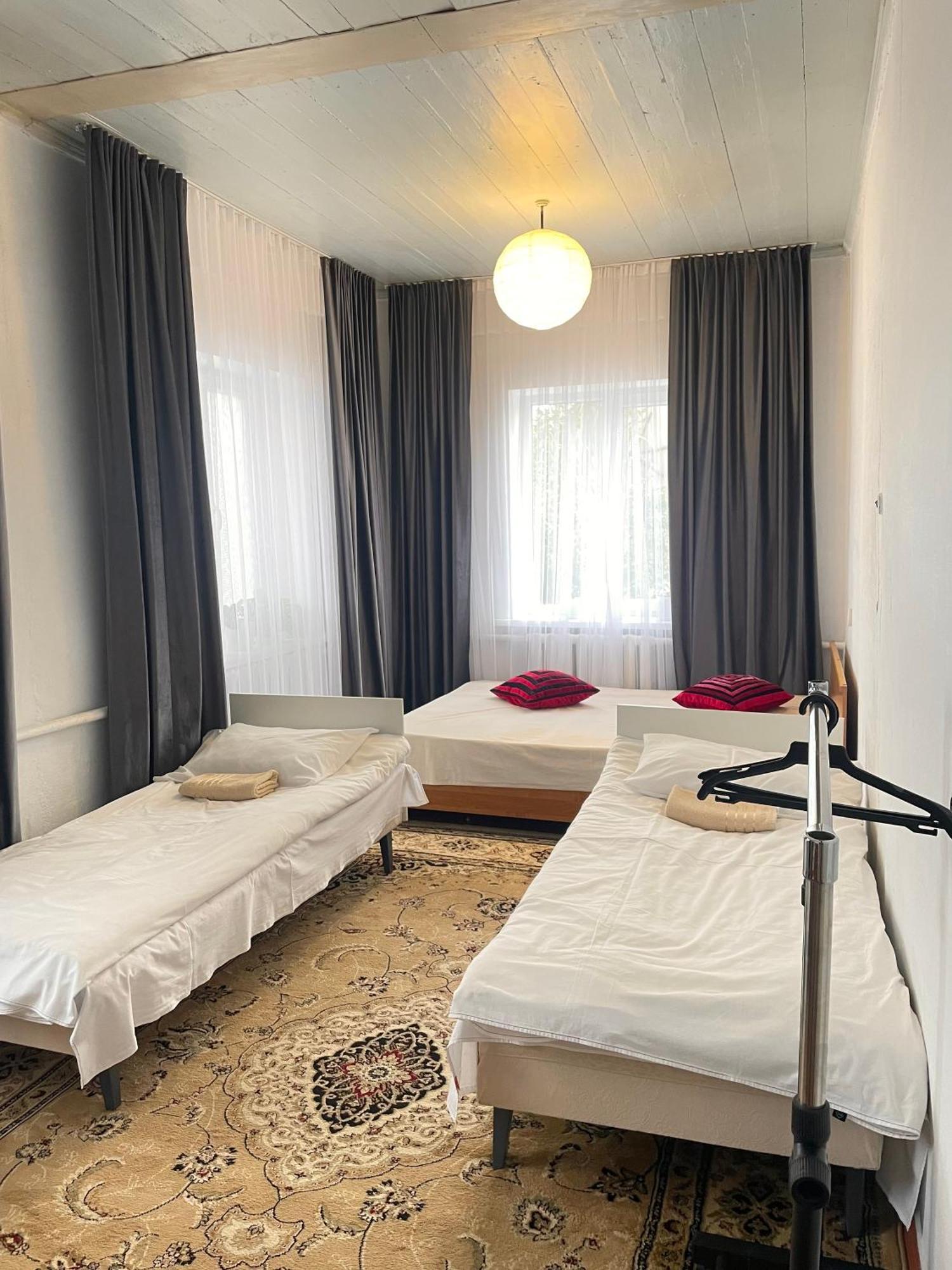 Gulnara Guest House 巴雷克奇 外观 照片